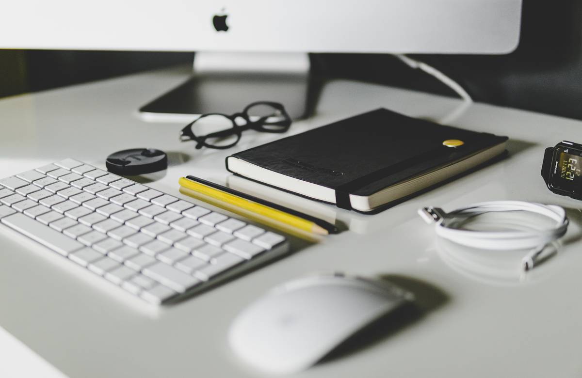 Minimalist Living Guide 2025: 7 Proven Ways to Live Lighter, Spend Smarter, and Avoid Financial Burnout